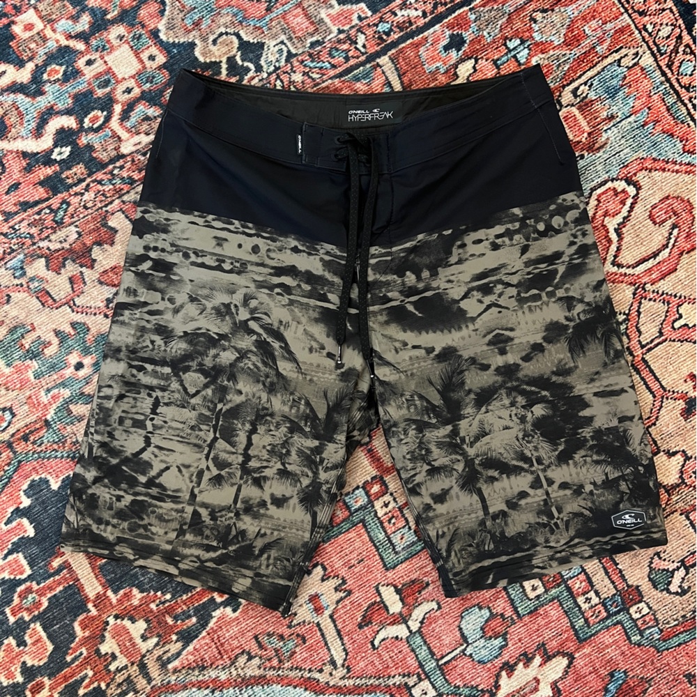 O’Neill board shorts - size 32 brand new and never worn